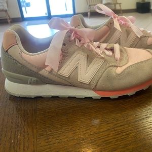New Balance 696 US size 6 with ribbons